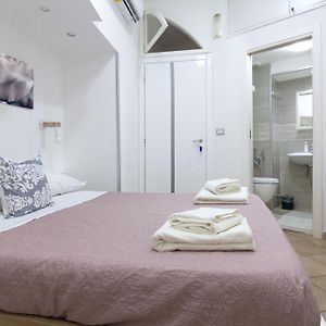 Camera economy con letto king size